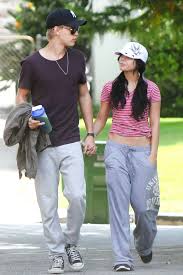 While chasing it, jim picked up a rock to throw at it & discovered some promising looking ore. Vanessa Hudgens Austin Butler Relationship Timeline