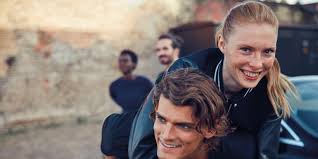 Es gelten die allgemeinen versicherungsbedingungen. Versicherungen Bei Daimler Mobility Mercedes Benz Versichern Daimler Mobility Ag Unsere Losungen Versicherung