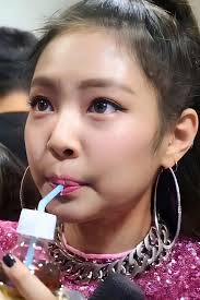 Jennie from Blackpink attends 2ne1 concert in Paris