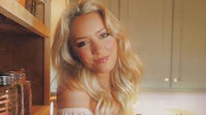 Emily Ann Roberts Releases New Single "Easy Does It" and Announces Exciting  2025 Tour Plans