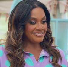 Bake Off's Kate attended by medics after injuring herself