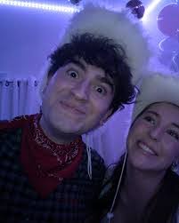 Grace Lott's Instagram, Twitter & Facebook