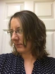 There is a range of haircuts for thinning hair that could help you flaunt a stylish haircut and at the same time hide your baldness which is just. The Best Medium Length Hairstyles For Fine Hair And A Long Face The Skincare Edit