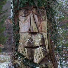 Geschnitzer Baumstamm Im Botanischen Garten Kit Karlsruhe Outdoor Decor Garden Sculpture Outdoor
