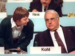 Vor ihrem sommerurlaub hat sich bundeskanzlerin angela merkel am freitag, den 18. Angela Merkel Sohn Von Helmut Kohl Gibt Bundeskanzlerin Mitschuld An Tod Von Hannelore Kohl Politik