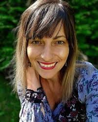 Carolyn Lam's Instagram, Twitter & Facebook