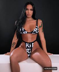 Yesy Naya likes to show her big butt and boobs for 1M followers on  Instagram - AZNude