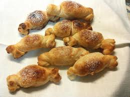 Poco prima di infornarli ultimo passaggio da fare! Caramelle Dolci Di Pasta Sfoglia