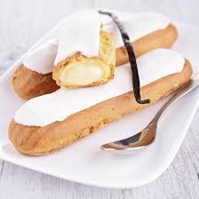 Eclairs A La Vanille Recette En 2020 Recette Eclair Vanille Eclairs Alimentation