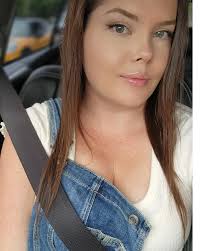 Melissa Milburn's Instagram, Twitter & Facebook