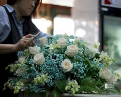 Once you have selected flowers and a card to accompany the bouquet, there are a few ways you can send the * courier whether you ordered the flowers online or at a floral shop, you can have them delivered to the funeral home or the home of the family. How To Order Flowers For Funeral 24hrs City Florist