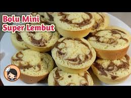 Kocok telur dan gula pasir dengan menggunakan mixer berkecepatan tinggi 2. Resep Bolu Mini Teflon Super Lembut Youtube Kue Mentega Resep Kue Kue Bolu