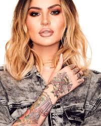 Celebrate M·A·C VIVA GLAM campaign turning 25 with Jamie Genevieve with two  exclusive events at Brown Thomas, Dublin. Guests will get to meet and have  their photo taken with Jamie Genevieve, and