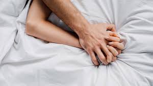 TENGAがまじめに作った「セックスガイド」が伝える、お互いに満足できるセックスのマナー | ヨガジャーナルオンライン