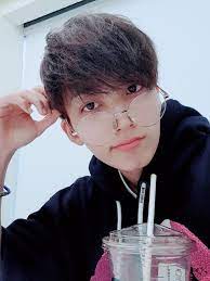 Sebong merupakan nama panggilan lain dari seventeen, . Seventeen Jeonghan ì í ì¸ë¸í´ Sebong Jeonghan Jeonghan Seventeen Seventeen