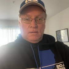 I need a best friend 😟 Age not matter❣️ If you're 50 and above give me a  hi 👋