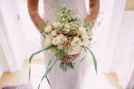 June wedding flowers are among the most popular wedding flowers selections out there as many brides choose to marry in june. Wedding Flowers In Season June Wedding Chwv
