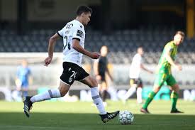 E ele tem 185 cm de altura. Andre Amaro Andre Fonseca Amaro V Guimaraes