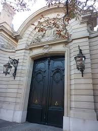 Avenue De Marigny Paris Dom Uyutnyj Dom I Dveri