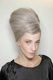 From playing with accessories to ponytails with a twist, keep scrolling for our favorite easy hairstyles for long hair. 37 Easy 50s Hairstyles For Women That Ll Trend In 2021