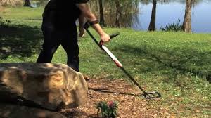 It allows phone use while searching, so you could for example listen to music without missing out on hearing important finds. Minelab Go Find 40 Metal Detector Product Review Kellyco Metal Detectors Youtube