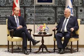 Perwakilan presiden palestina di chechnya, duta besar awad zaoul, menyerahkan medali kepada ibu kadyrova dan mengapresiasi usahanya melalui yayasan martir akhmad kadyrov dalam memberikan bantuan kepada rakyat palestina di semua tempat kehadiran mereka di tanah air. Presiden Israel Meminta William Menyampaikan Pesan Perdamaian Untuk Pemimpin Palestina Suara Palestina