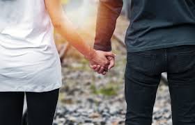 As vaccinations become readily available, singles are jumping back into the dating game. How To Find Love Again After A Breakup Knowing When You Re Ready