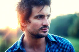 There will be a couple more appearances on tour so wie es ist 2015. Tom Beck Photos 2 Of 36 Last Fm