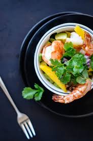 Exotischer Garnelen Mango Avocado Salat Tolles 30 Minuten Rezept Trickytine Lebensmittel Essen Salate Rezepte Gesund Rezepte
