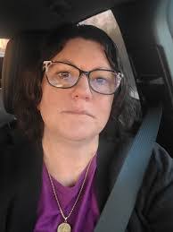 Roxanne Bray's Instagram, Twitter & Facebook