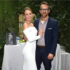 Edited by karen birne y we met… myself and derek met at a friend's wedding. Gown Off The Shoulder Of Blake Lively During The Wedding Of A Friend On The Account Instagram Of Ryan Reynolds Spotern