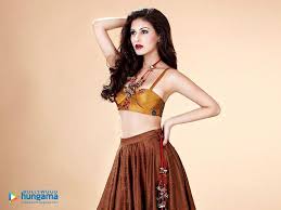 She made her bollywood debut with issaq, opposite prateik babbar. Amyra Dastur Wallpapers Wallpaper Cave