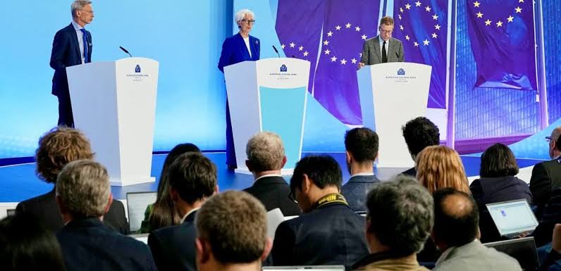 BCE | Politique monétaire : les taux directeurs inchangés malgré le spectre  de l'inflation