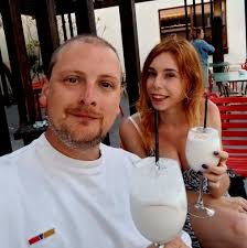 Did you know that from #MemorialDay to #LaborDay, 7 BILLION hot dogs will  be eaten in the U.S. alone? 😔 Just think, all of those curious, clever, &  important pigs, just like