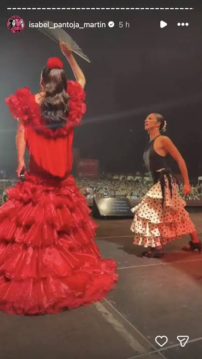 Isabel Pantoja dedica unas palabras a Lola García tras bailar con ella en  su concierto de La Palma: "Un fuerte aplauso para la maestra. Muchísimas  gracias de todo corazón. Gracias, mi vida"