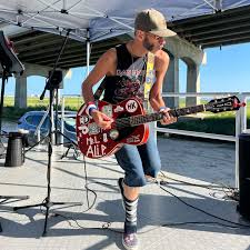 Tequila Tuesday! Come grab one of our fresh Strawberry Jalapeño Margartias!  Food Truck- Red Beard Grub Music- Leo Breslin 5-9pm