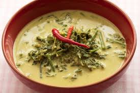 Kadang di sayur agak encer ringan seperti sayur labu teman nasi liwet atau yang berbumbu pedas seperti yang aku masak ini.semua suka. Resepi Pucuk Paku Masak Lemak Cili Api