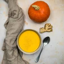 Veloute De Potimarron Et Carottes Au Gingembre La Cerise Sur Le Maillot Recette Veloute Potimarron Potimarron Gingembre