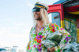 The Beach Bum Review Matthew Mcconaughey Wears Out His Welcome Ew Com