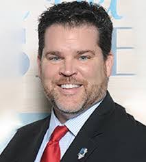 Aaron Gurnsey's Instagram, Twitter & Facebook