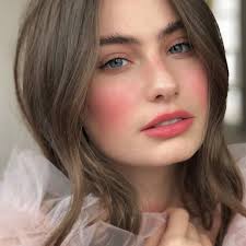 Simplicity Is The New Luxury Interview With Makeup Artist Netta Szekely Cosset Moi Pale Skin Makeup Pale Makeup Gorgeous Makeup