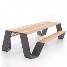 La table en alu est garantie 2 ans pour usage professionnel intensif aussi. Table Pour Jardin Et Terrasse Exterieure Design Hopper Extremis