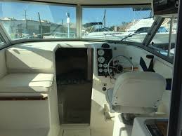 The enclosed cabin gives you very comfortable overnight accommodations. Seaswirl Striper 2600 Sport Cabin 2000 For Sale For 15 000 Boats From Usa Com