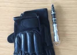The body of the kubotan is lined with six. Bpol Fl Nms Bedrohung Mit Kubotan Unterbunden Presseportal