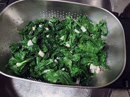 How To Freeze Greens Like Turnips Mustard Collards And Swiss Chard Made Remade Raw Food Recipes Cooked Veggies Food Hacks