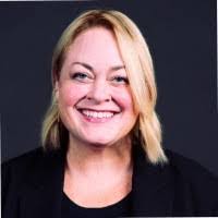 Mara Dow's Instagram, Twitter & Facebook