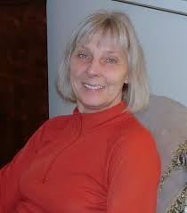 Lesley Moran's Instagram, Twitter & Facebook