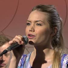 Vaata Helen Adamsoni esinemist