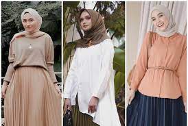 1set terdiri dari atasan perempuan sudah full puring bahan brukat ada size m,l,xl. Modis Dan Manis Dengan Rok Plisket Yang Ngaku Hijabers Harus Lihat 7 Inspirasi Padu Padannya Di Sini