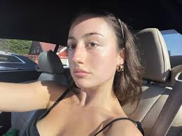 Lilly Starr's Instagram, Twitter & Facebook